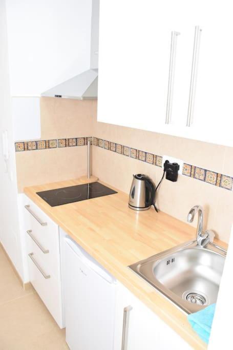 Small Apartament By The Sea Malaga Bagian luar foto