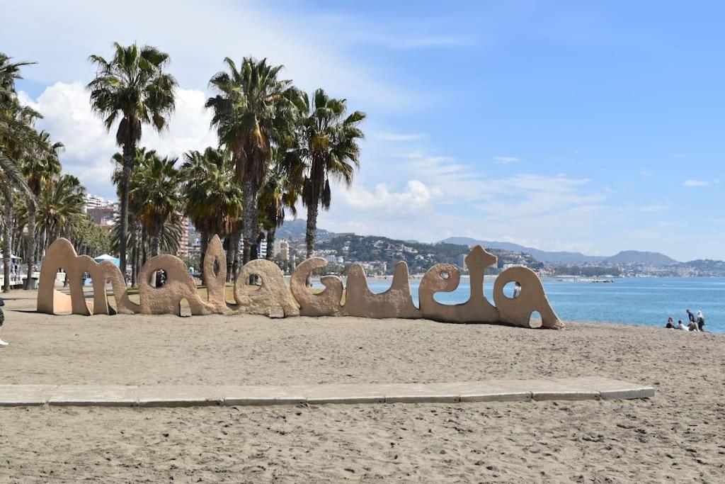 Small Apartament By The Sea Malaga Bagian luar foto
