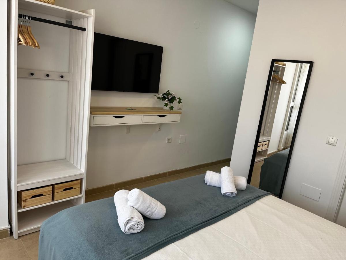 Small Apartament By The Sea Malaga Bagian luar foto